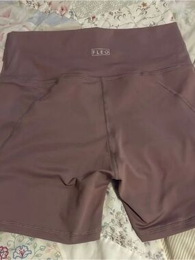 Fleo Mauve Women's High-Rise Bike Shorts